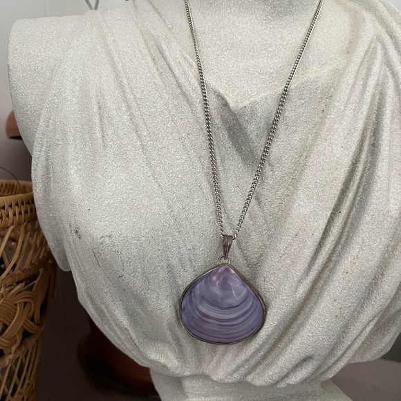 Vintage Jewelry - Vintage Sterling Silver Mounted Purple Clam Shell Pendant Necklace